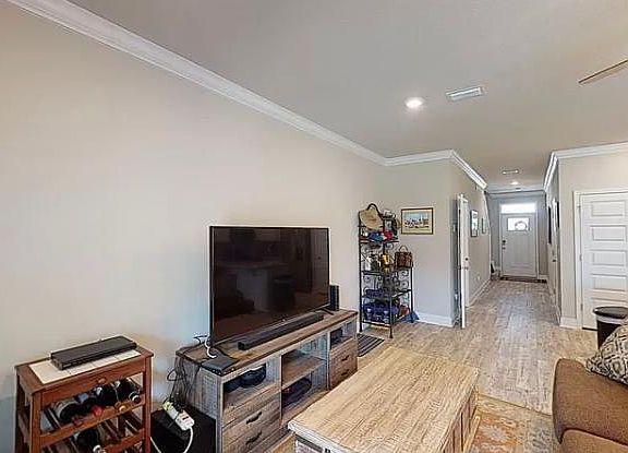 2nd image of 1203 W Romana St
