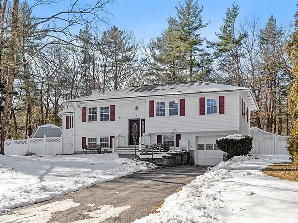 5 Gifford Ln, Chelmsford, MA 01824