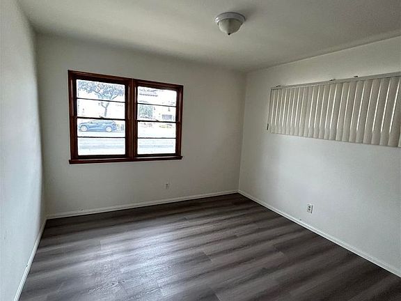 4th image of 16116 Woodruff Ave