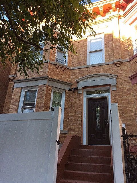 1st image of 251 E 28th St