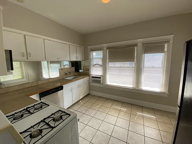 512 Branard St #A — Photo 11