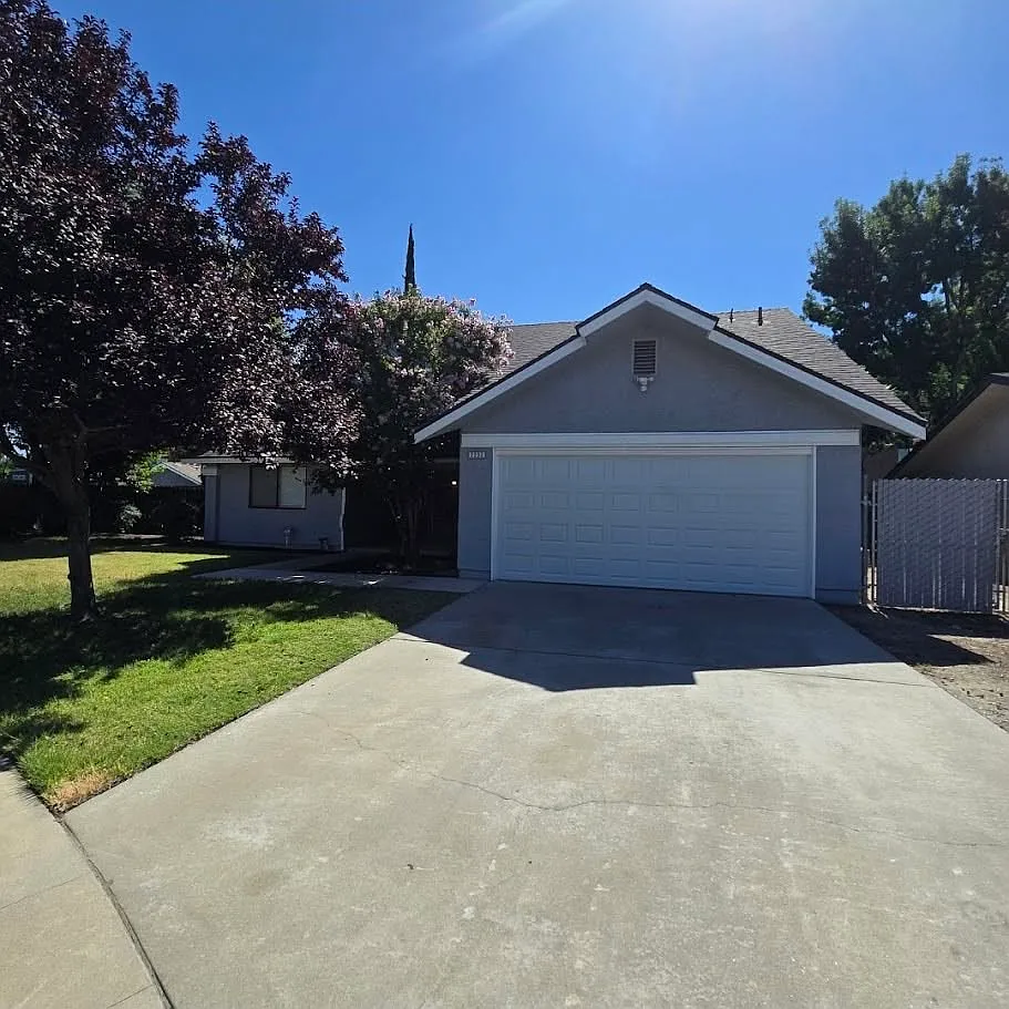 4 bed, 1735 sqft, $2,800 — Photo 1