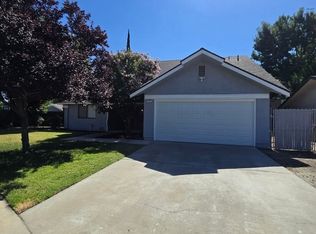3233 Stanford Ave, Clovis, CA 93611