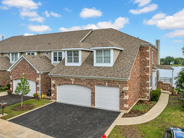 1020 W Bogey Ln, Palatine, IL 60067