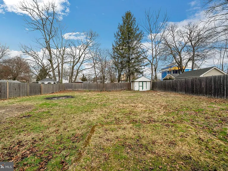 19 McClellan Ave — Photo 24