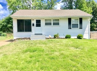 325 Lancashire Rd, Saint Louis, MO 63137