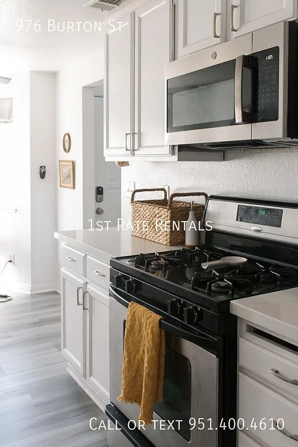 Gorgeous single-story home! — Photo 4