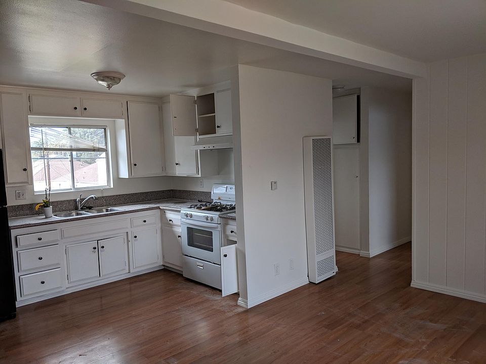 1st image of 310 E Italia St