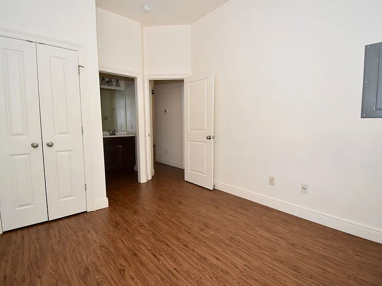 2408-2464 W Barnett Springs Ave — Photo 9