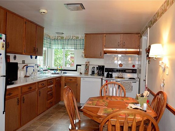2nd image of 84 Huxley Dr