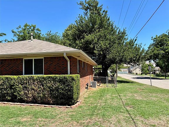 5th image of 321 E Clegern Ave