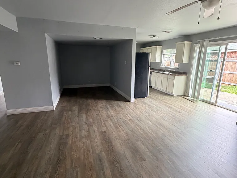 2621 Roman Way — Photo 8