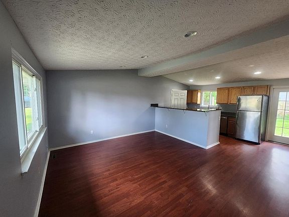 2nd image of 4873 Carbondale Dr