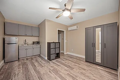 Studio, 500 sqft, $995 — Photo 2