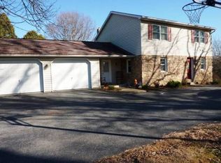 130 Old Mill Rd, Ephrata, PA 17522