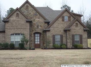 3366 Cypress Lake Dr S, Olive Branch, MS 38654