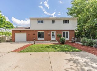 627 E Palatine Rd, Palatine, IL 60074