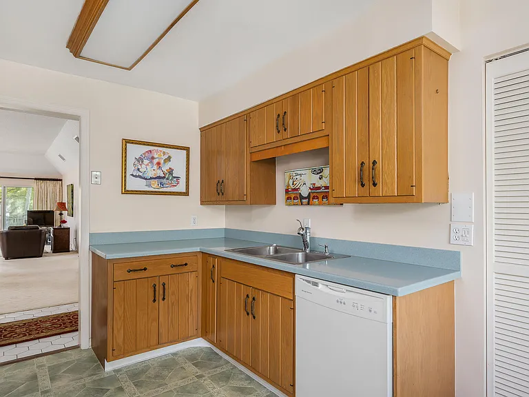 101 W Park Shores Cir #2 — Photo 20