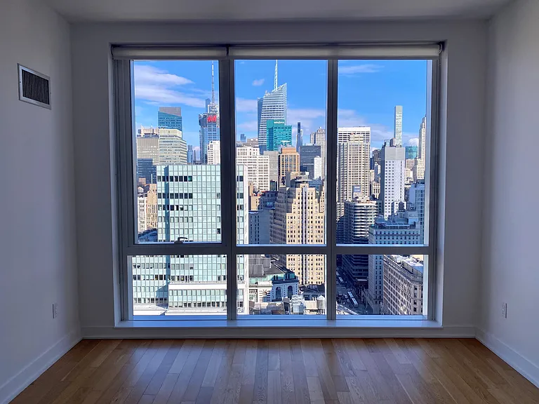 885 6th Ave #38G — Photo 9