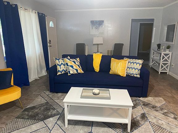 4th image of 302 Woodlawn Ave #302