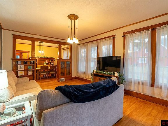 4th image of 30 Estes Ave NW