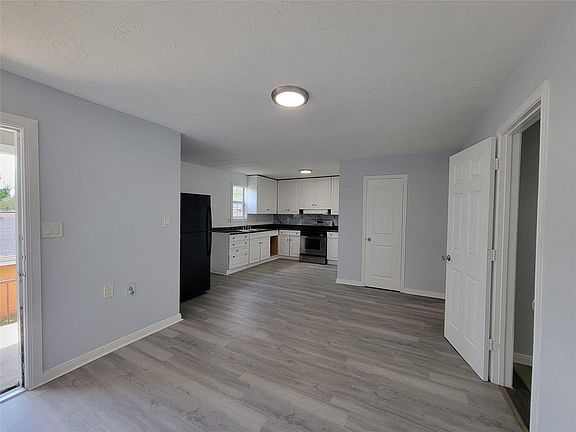 2nd image of 3115 Havner Ln #4