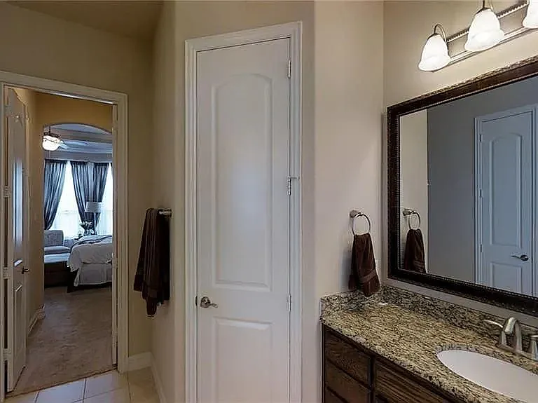 2537 Roseville Dr — Photo 24