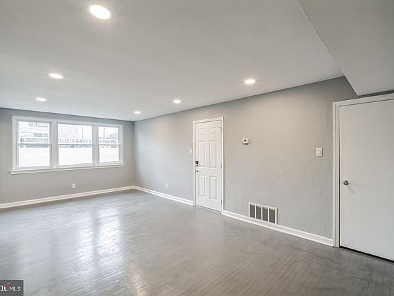 2nd image of 2137 Bryn Mawr Ave #2F