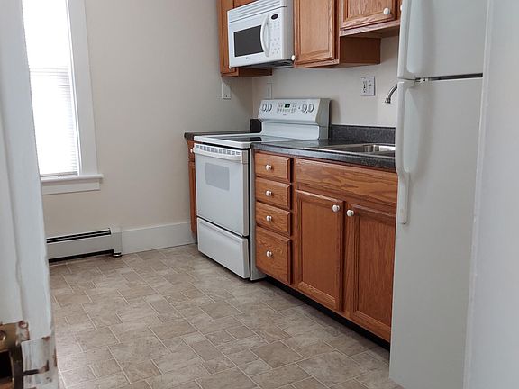 4th image of 171 Southern Blvd #2