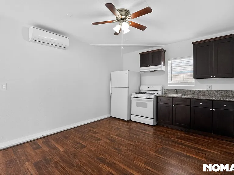 7705 Babcock Ave — Photo 14
