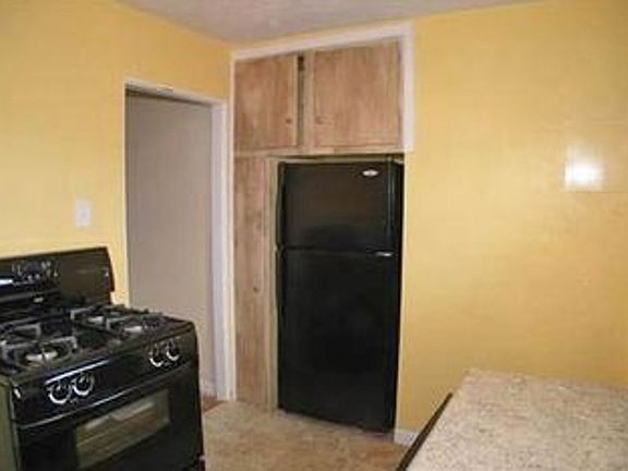 4th image of 3408-3412 Milwaukee St