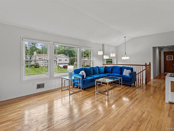 4th image of 224 Willow Drive