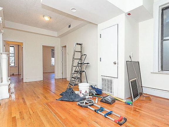 4th image of 1055 Dean St APT 4