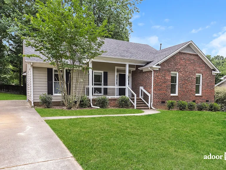 6321 Cardinal Wood Dr — Photo 2
