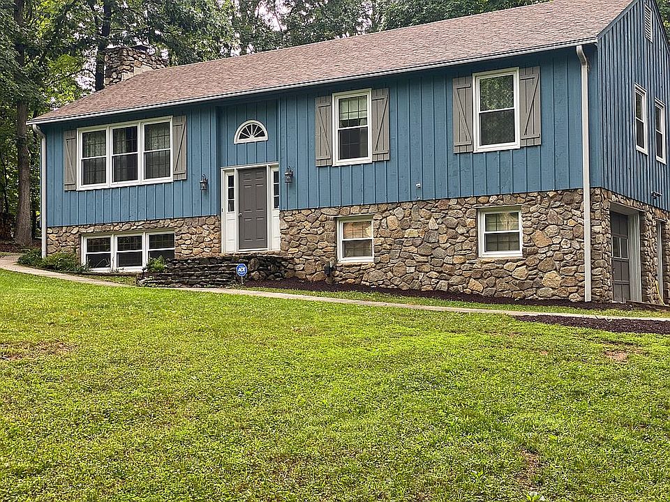 1st image of 105 Woodville Dr