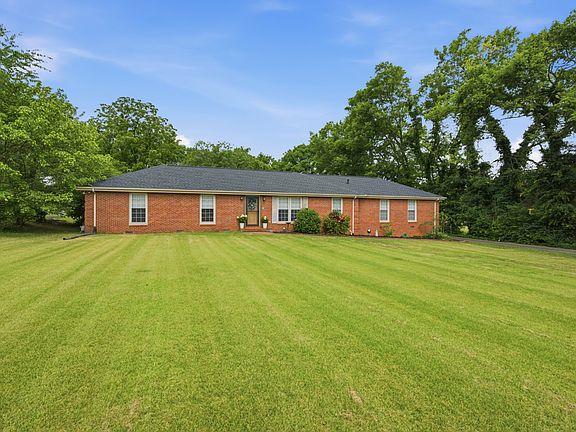 3rd image of 228 Maple Hill Rd