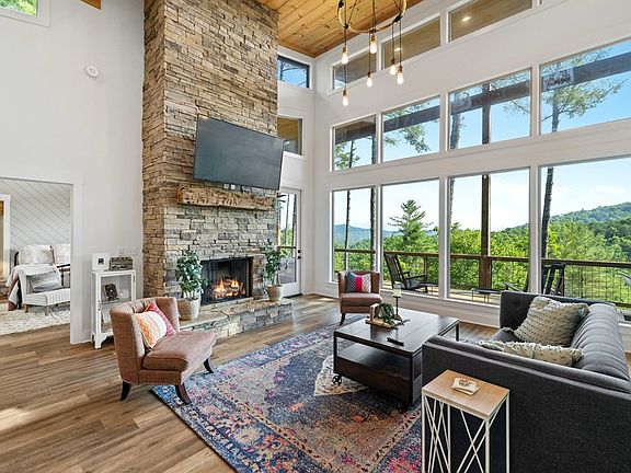 3rd image of 71 Laurel Creek Way