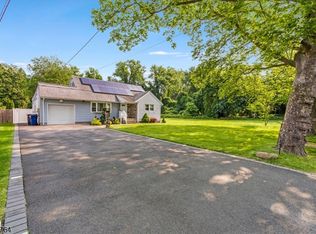 132 Parkside Rd, Plainfield City, NJ 07060