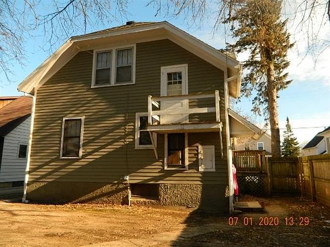 2nd image of 915 4th St