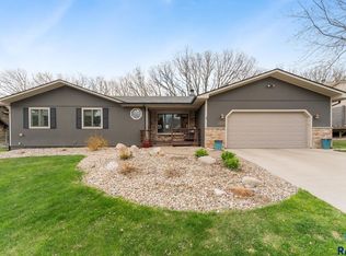 1412 N Tahoe Trl, Sioux Falls, SD 57110