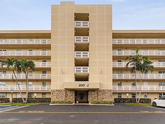 2nd image of 200 SE 5th Ave APT 406