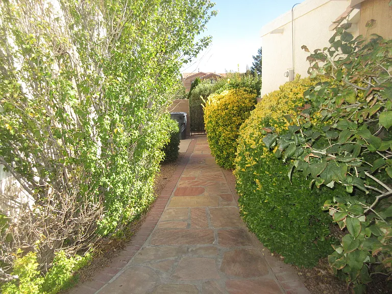 2111 Corte Del Caballo NW — Photo 54