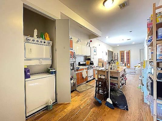 4th image of 892 Myrtle Ave #4A