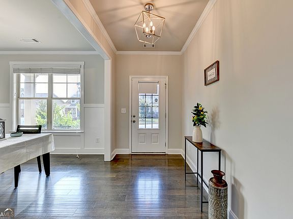 5th image of 462 Hinton Farm Way