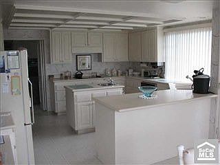 1st image of 1701 N Acacia Ave
