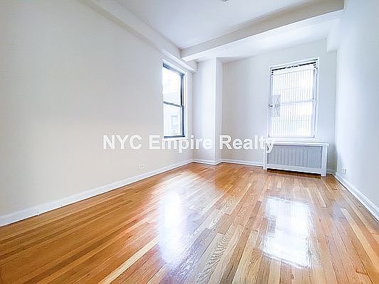 4th image of 301 E 38th St APT 5J