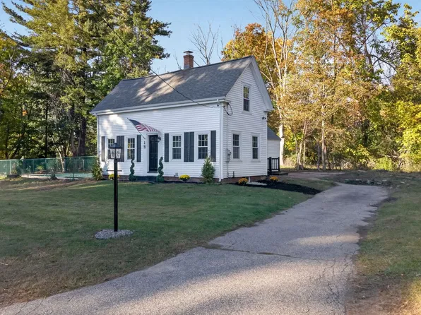 19 Dwinnell St, Groveland, MA 01834