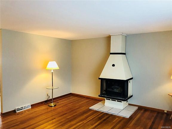 5th image of 83 Terrylynn Dr