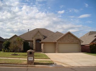 2608 SE 6th St, Moore, OK 73160