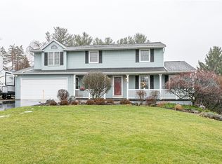 9 Hanford Way, Fairport, NY 14450